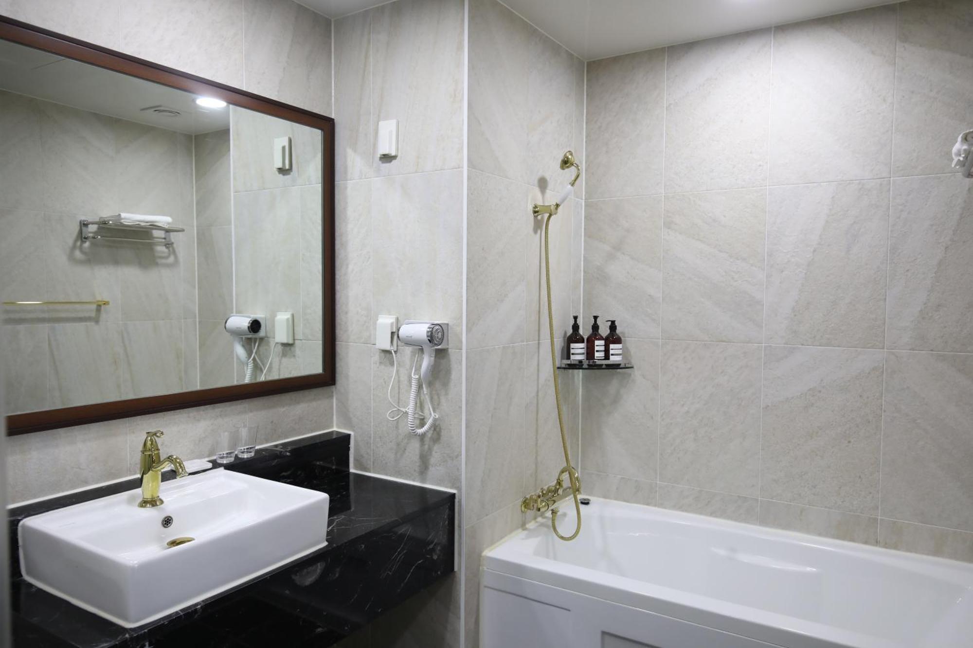 Benikea Hotel Seosan Extérieur photo